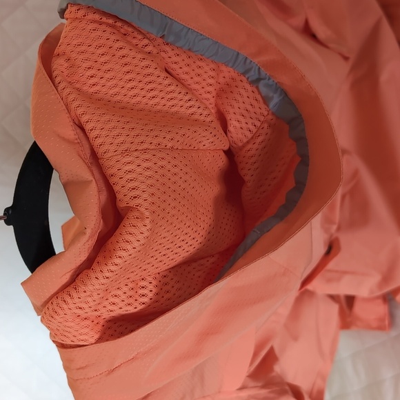 Merrell Woman's Coral Size M/M Waterproof Coat with hood. - Picture 6 of 16